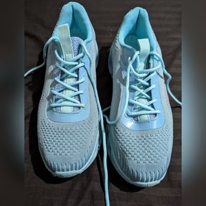 Ladies Tennis Shoes Size 8.5